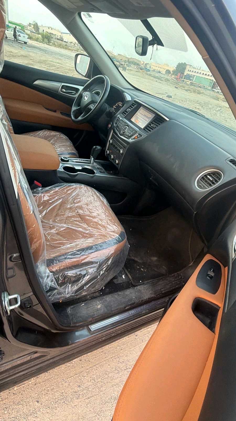 2020 Nissan Pathfinder SL thumbnail 5