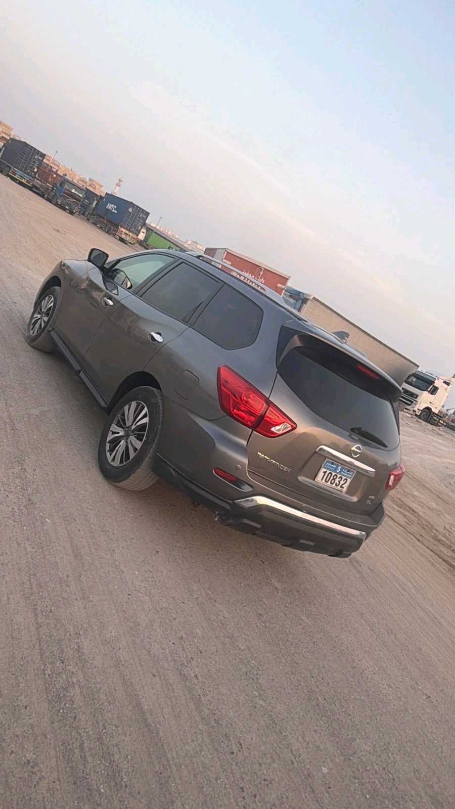 2020 Nissan Pathfinder SL thumbnail 6