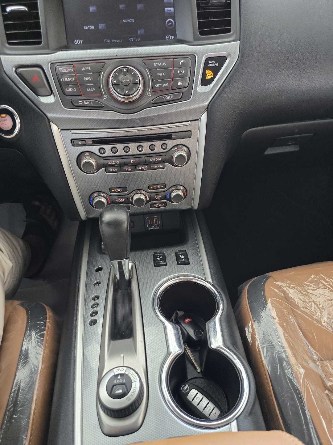 2020 Nissan Pathfinder SL thumbnail 9