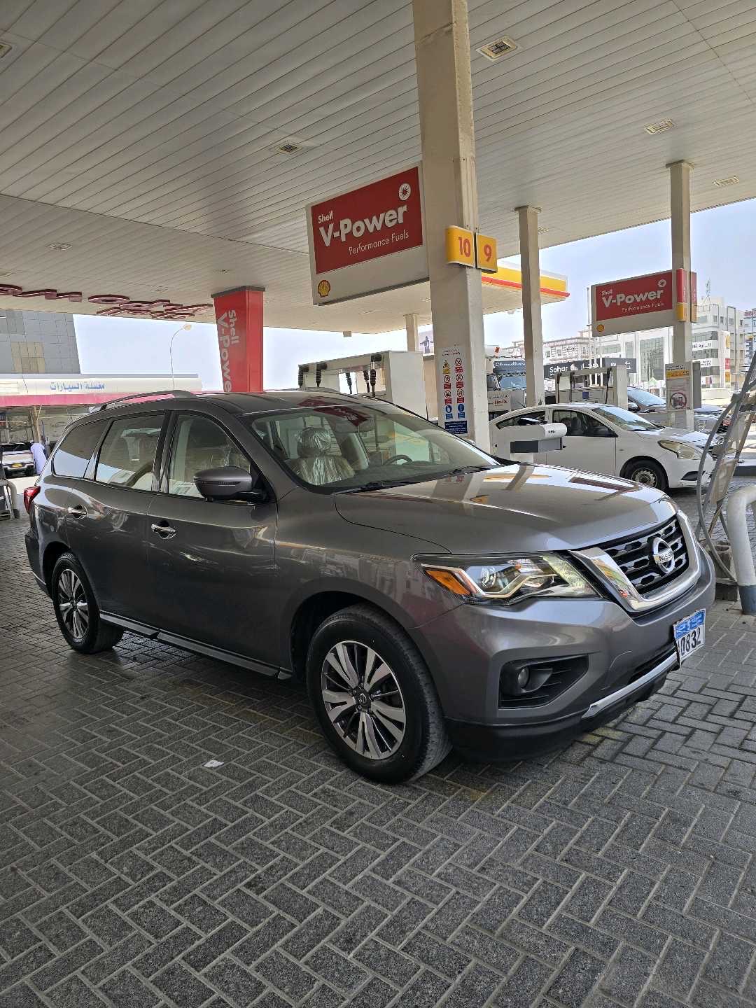 2020 Nissan Pathfinder SL thumbnail 18
