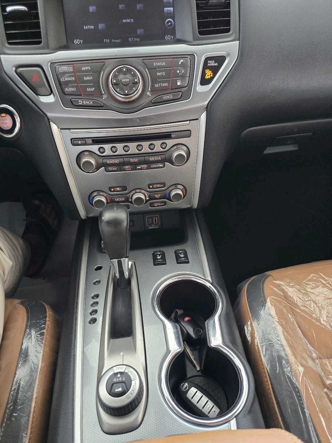 2020 Nissan Pathfinder SL thumbnail 25