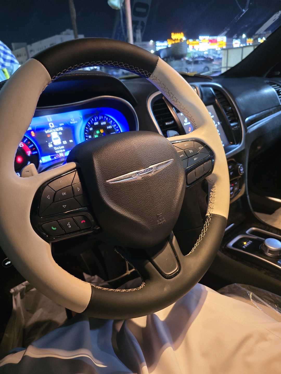 2020 Chrysler 300 SL thumbnail 2