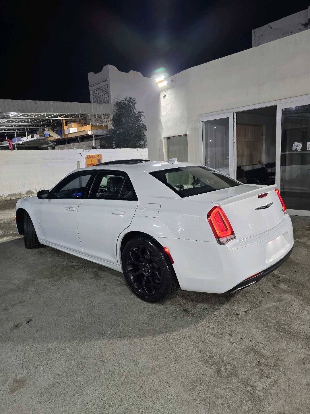 2020 Chrysler 300 SL thumbnail 9