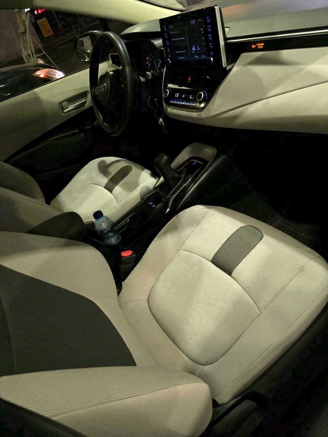 2020 Toyota Corolla LE thumbnail 9
