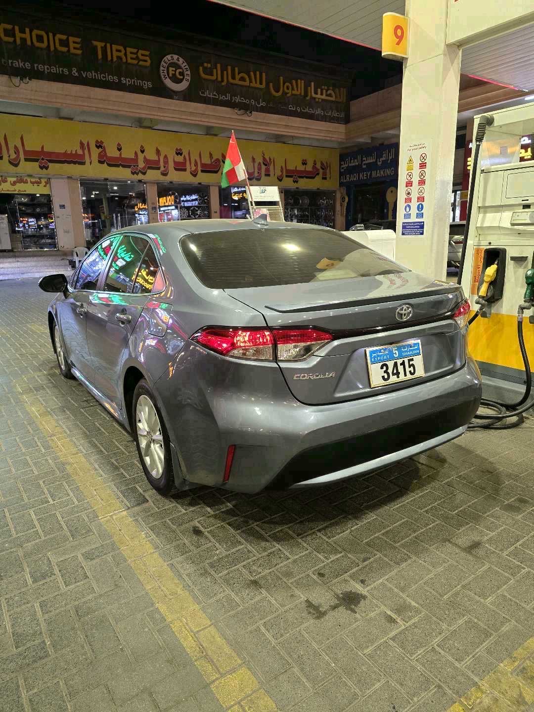 2020 Toyota Corolla LE thumbnail 12