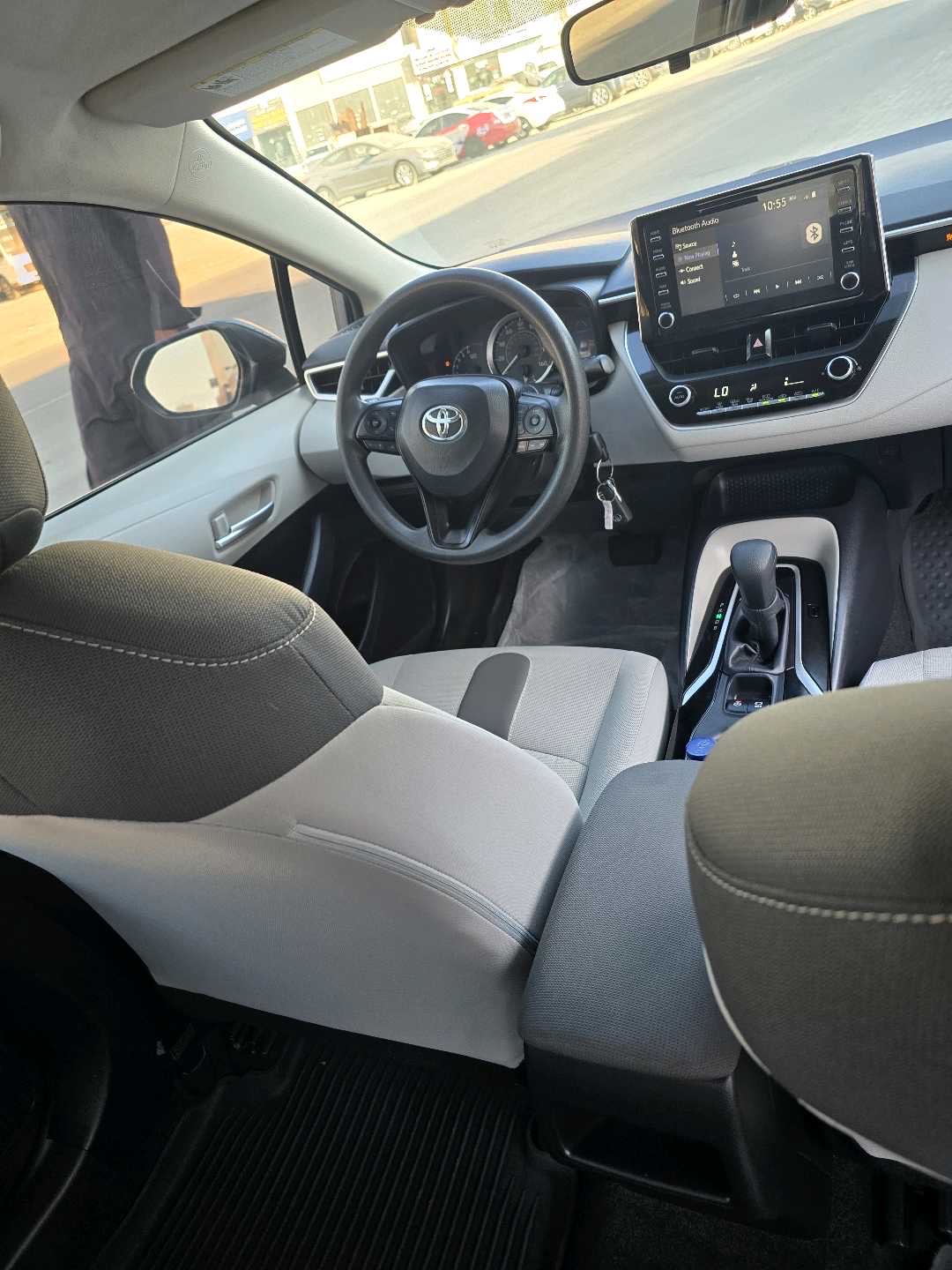 2020 Toyota Corolla LE thumbnail 20