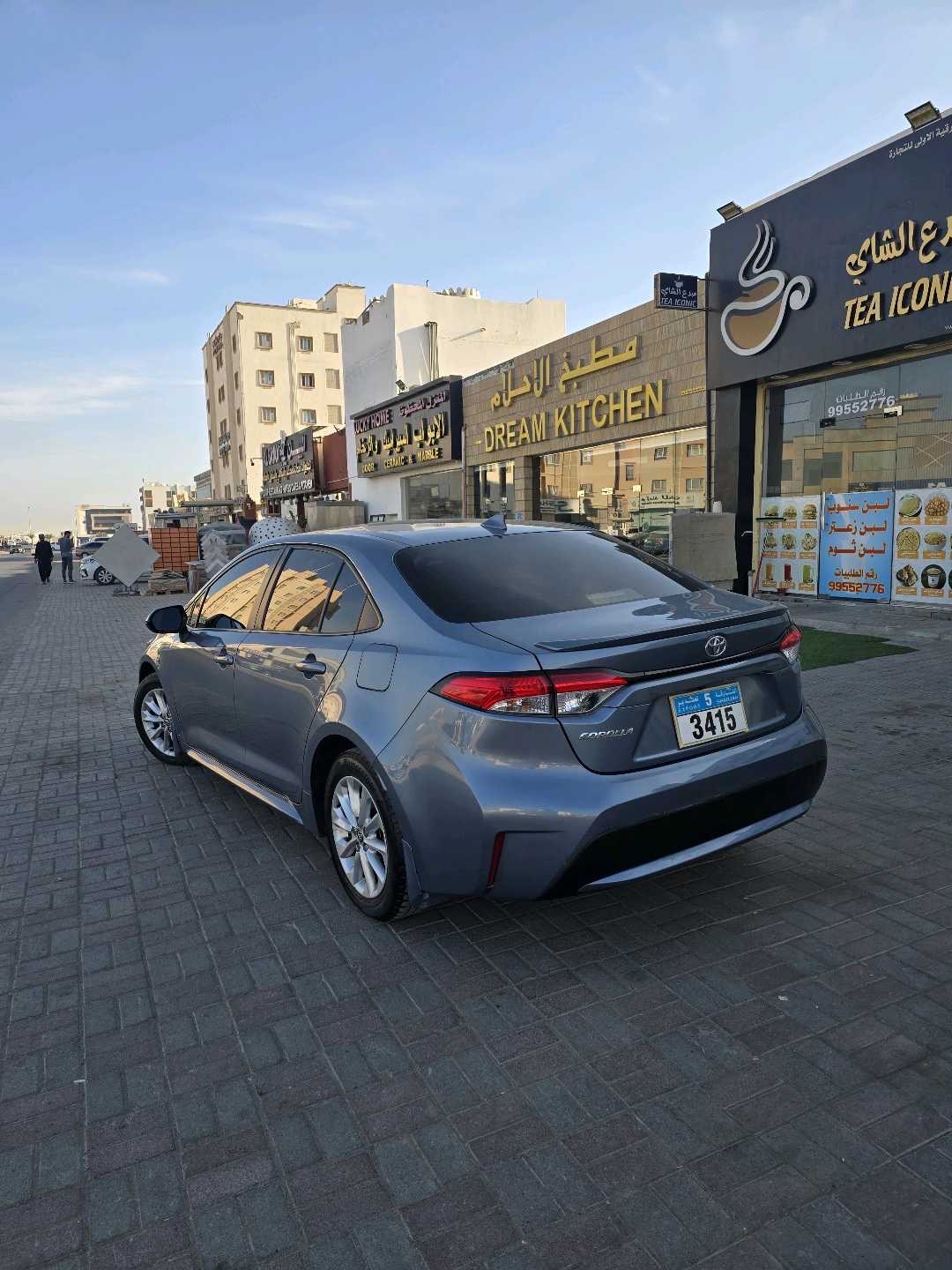 2020 Toyota Corolla LE thumbnail 21