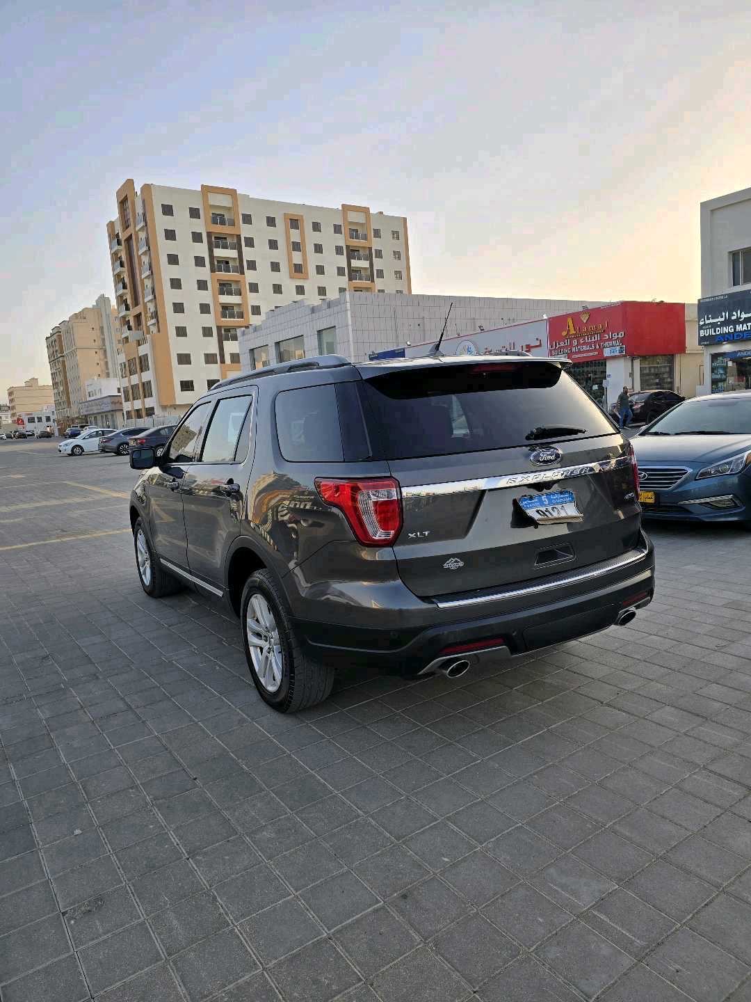 2018 Ford Explorer Sport thumbnail 27