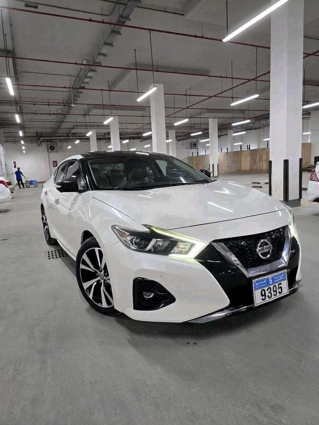 2018 Nissan Maxima Platinum thumbnail 2