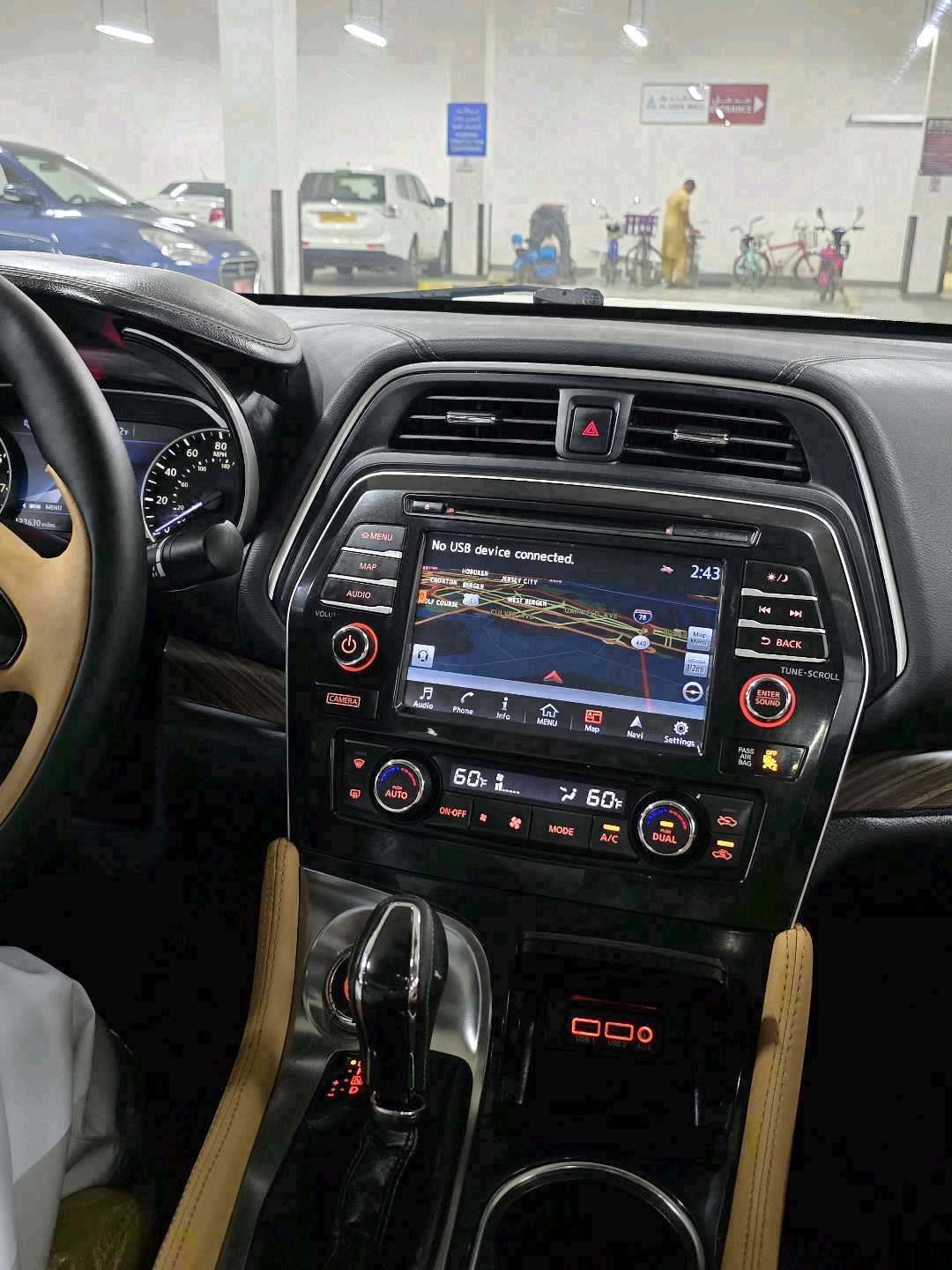2018 Nissan Maxima Platinum thumbnail 23