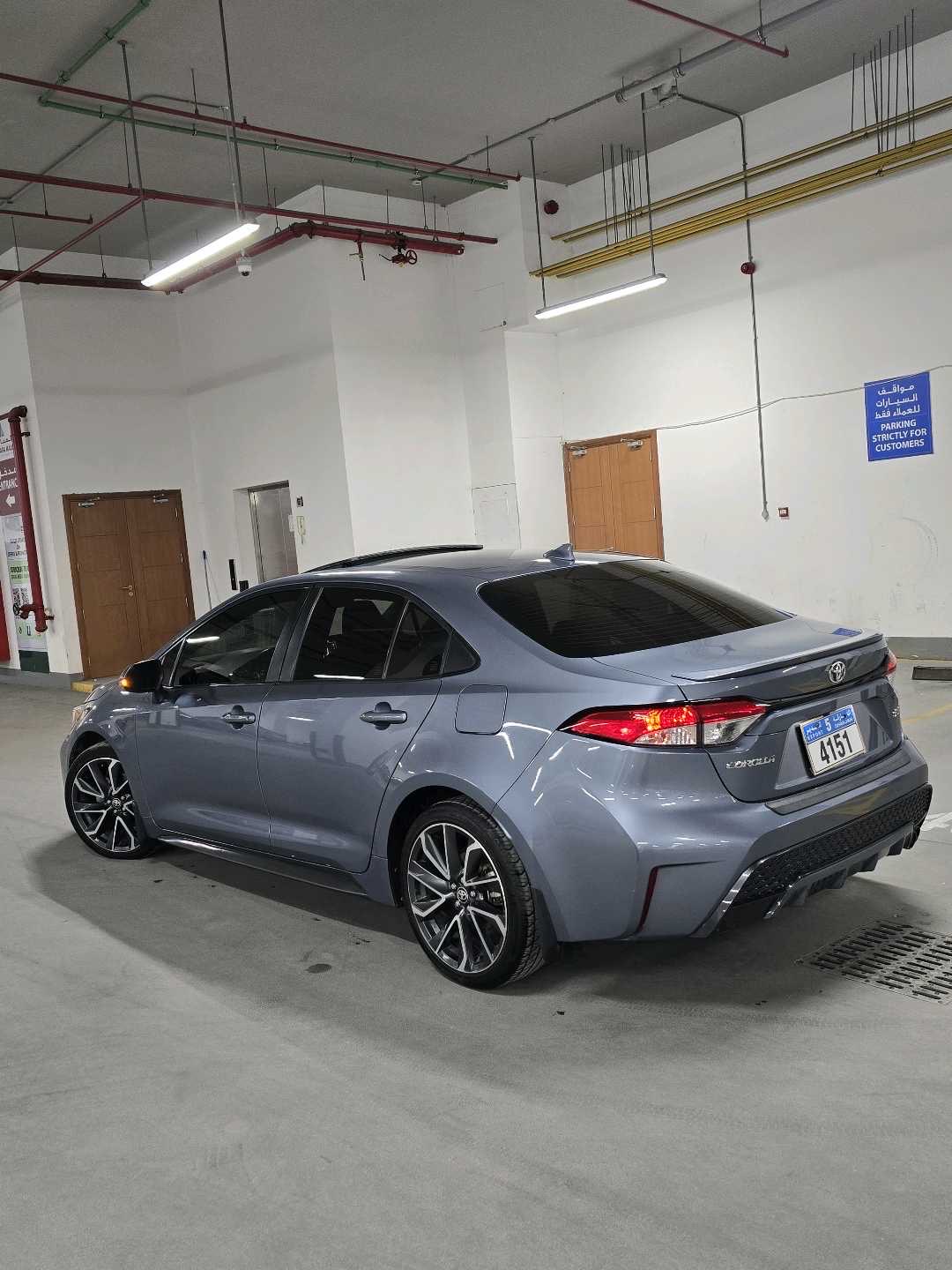 2020 Toyota Corolla SE thumbnail 3