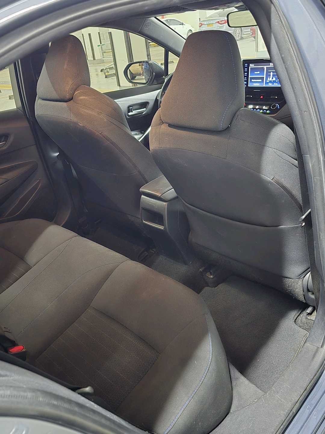 2020 Toyota Corolla SE thumbnail 4