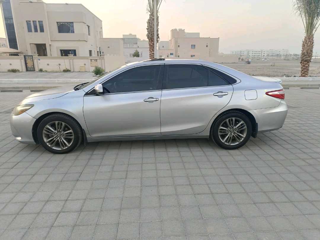 2016 Toyota Camry SE thumbnail 7
