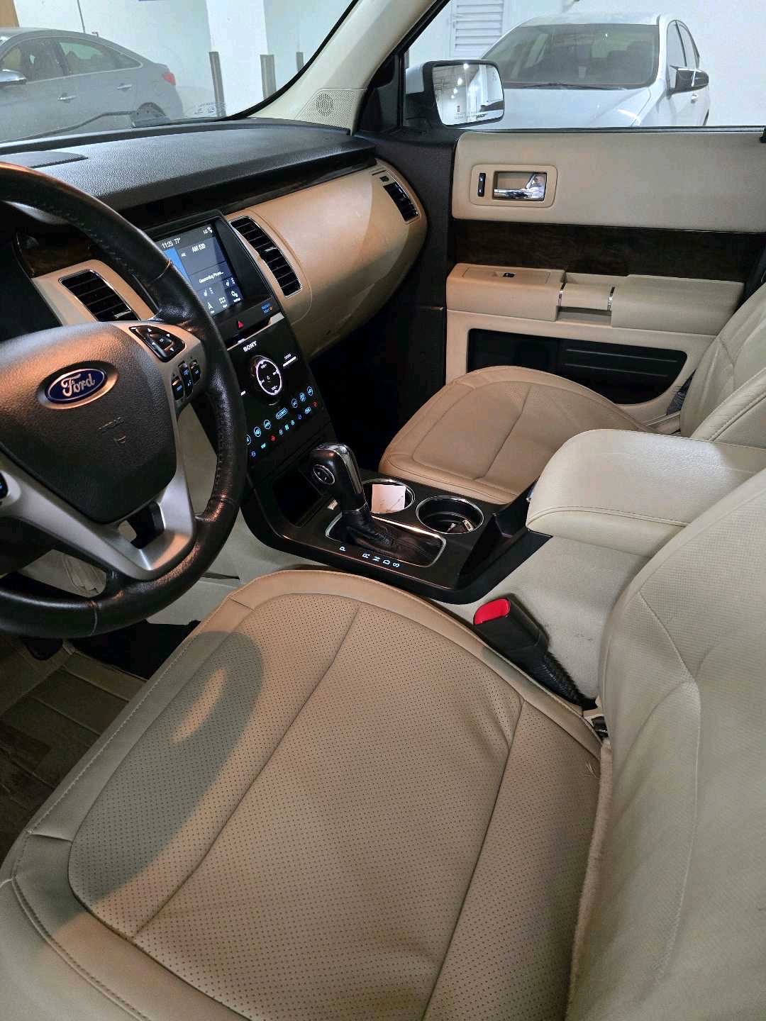 2019 Ford Flex SE thumbnail 10