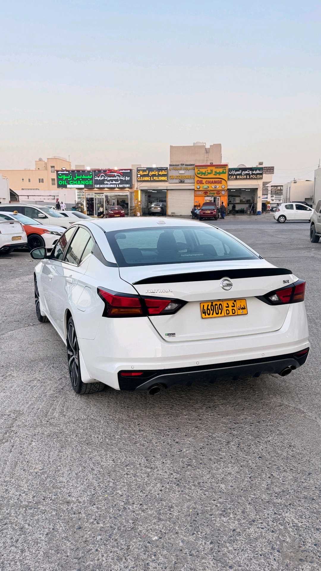 2022 Nissan Altima SR thumbnail 7