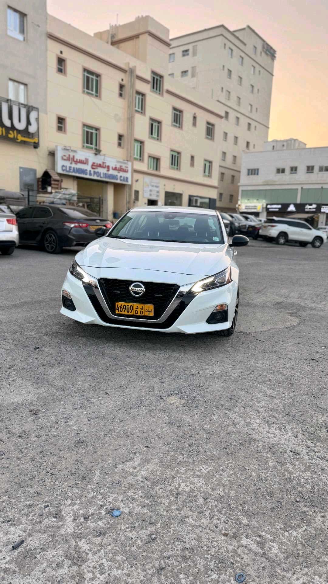 2022 Nissan Altima SR thumbnail 22
