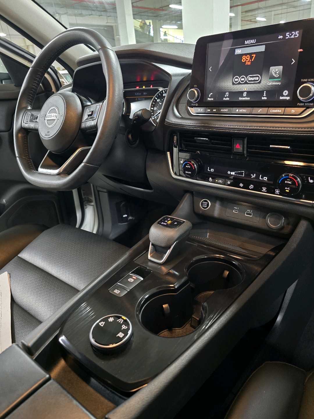 2021 Nissan Rogue SV thumbnail 15