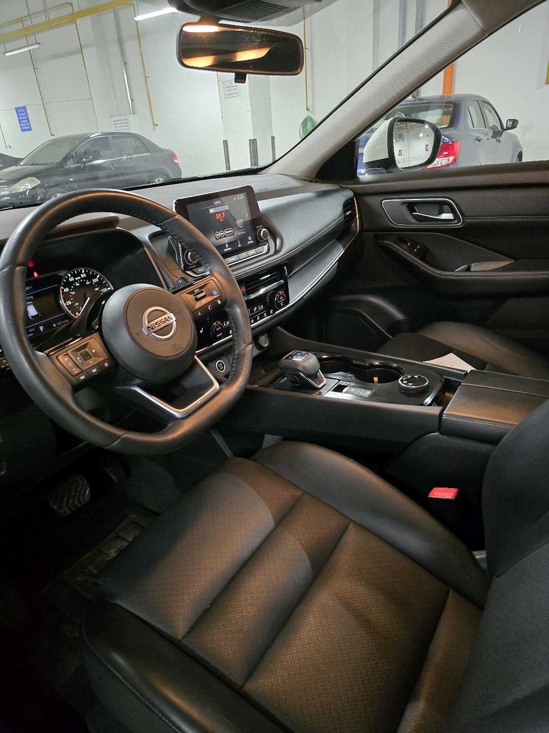 2021 Nissan Rogue SV thumbnail 18