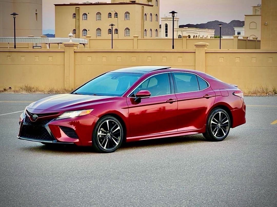 2018 Toyota Camry XSE thumbnail 5