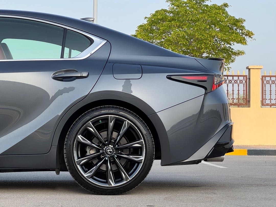 2021 Lexus IS 350 thumbnail 14