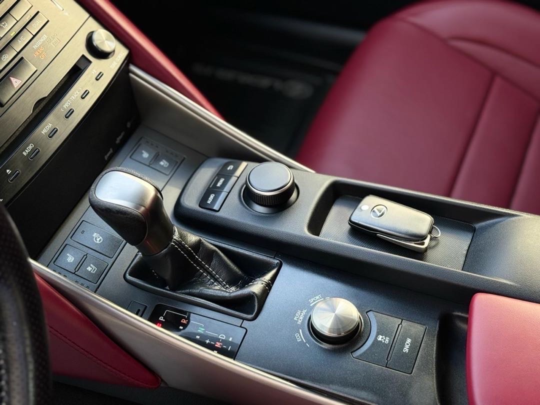 2018 Lexus IS 350 thumbnail 8