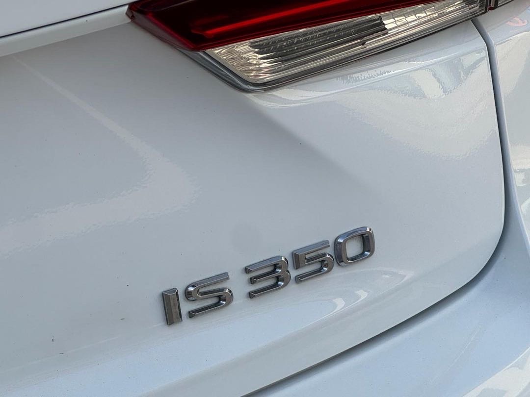 2018 Lexus IS 350 thumbnail 10