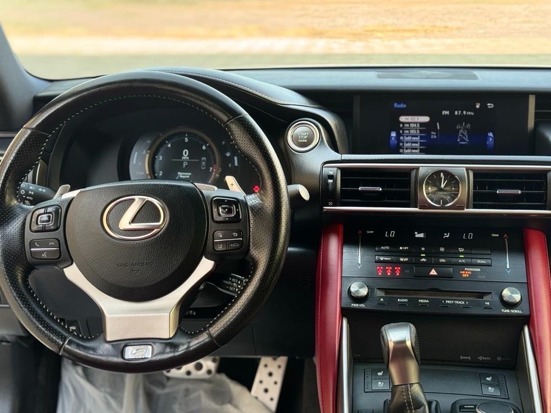 2018 Lexus IS 350 thumbnail 11