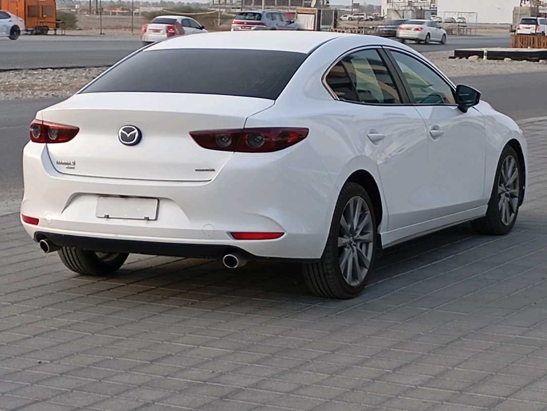 2021 Mazda 3 S 63 E Performance AMG thumbnail 3
