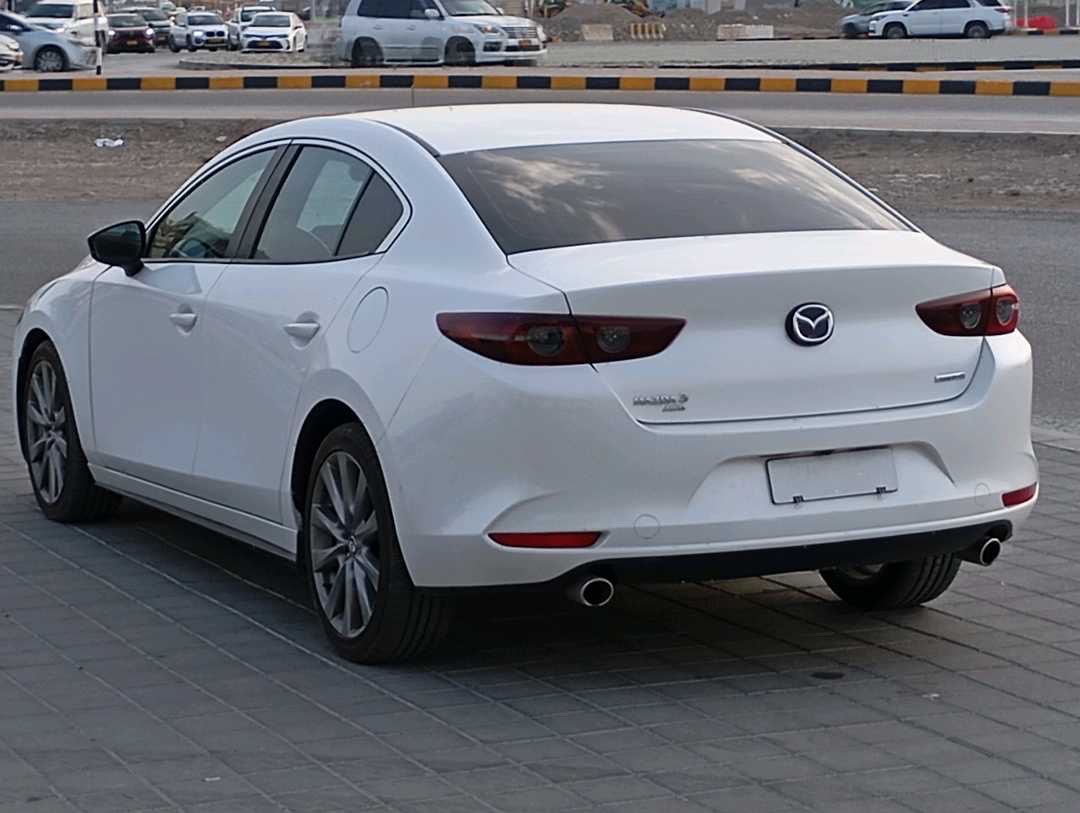2021 Mazda 3 S 63 E Performance AMG thumbnail 4
