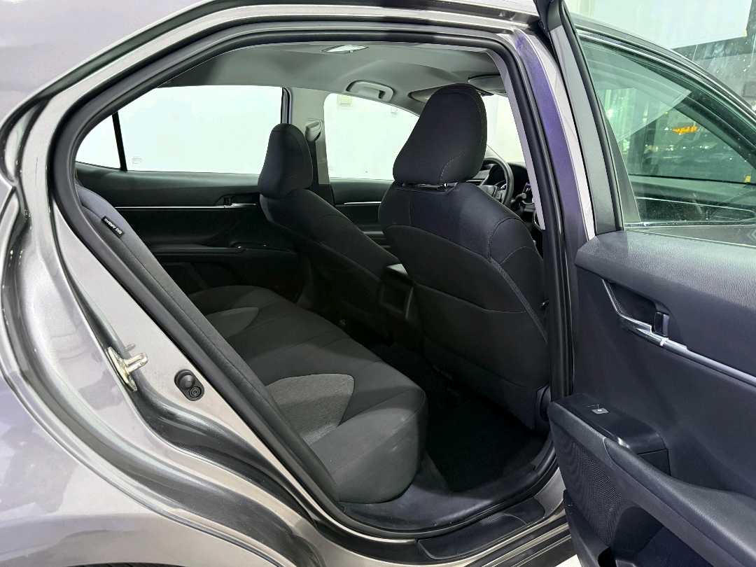2019 Toyota Camry LE thumbnail 5