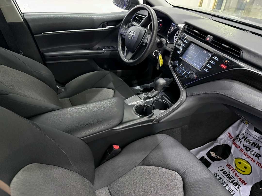2019 Toyota Camry LE thumbnail 7
