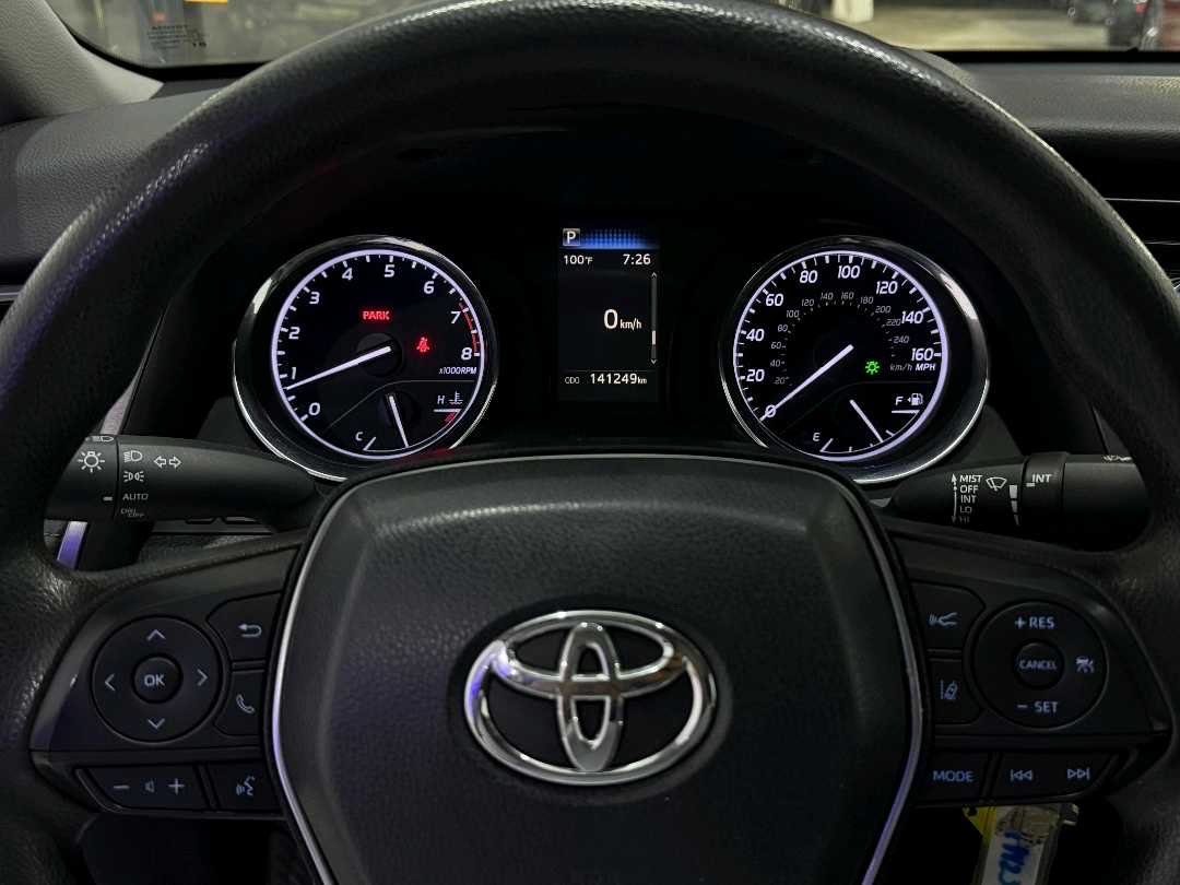 2019 Toyota Camry LE thumbnail 10