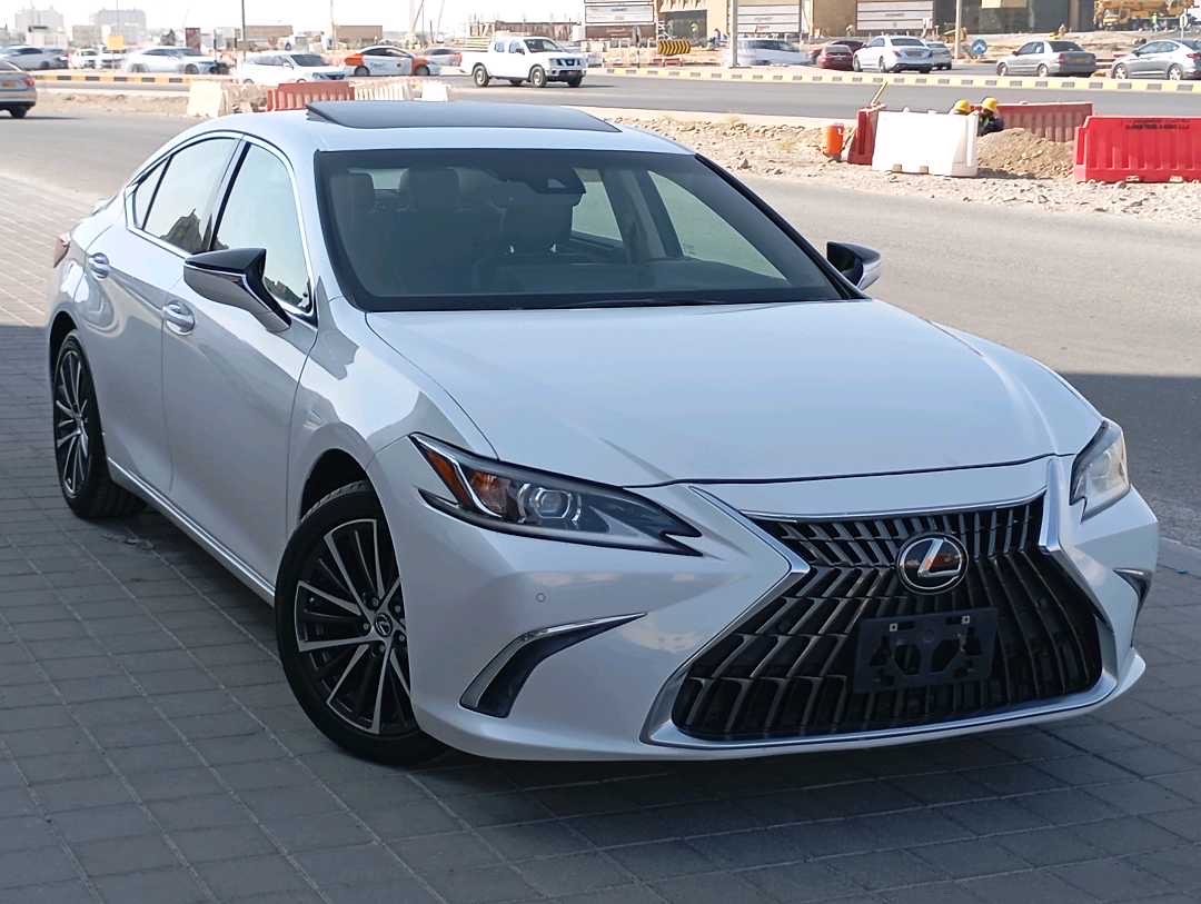 2022 Lexus ES 350 thumbnail 2