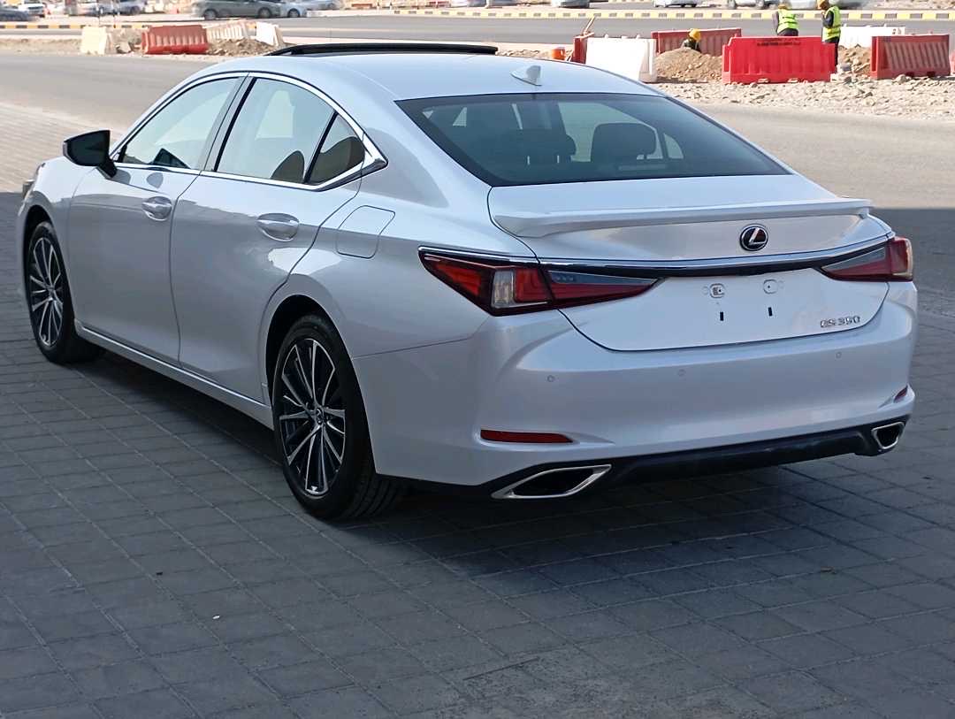2022 Lexus ES 350 thumbnail 4