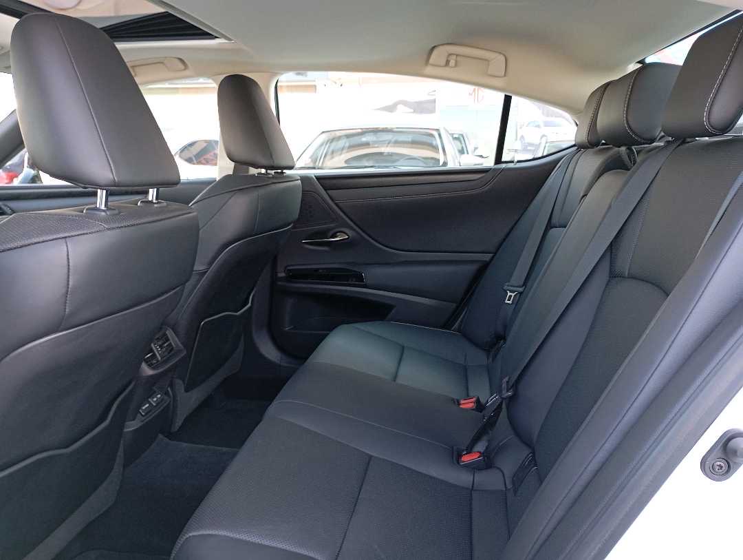 2022 Lexus ES 350 thumbnail 5