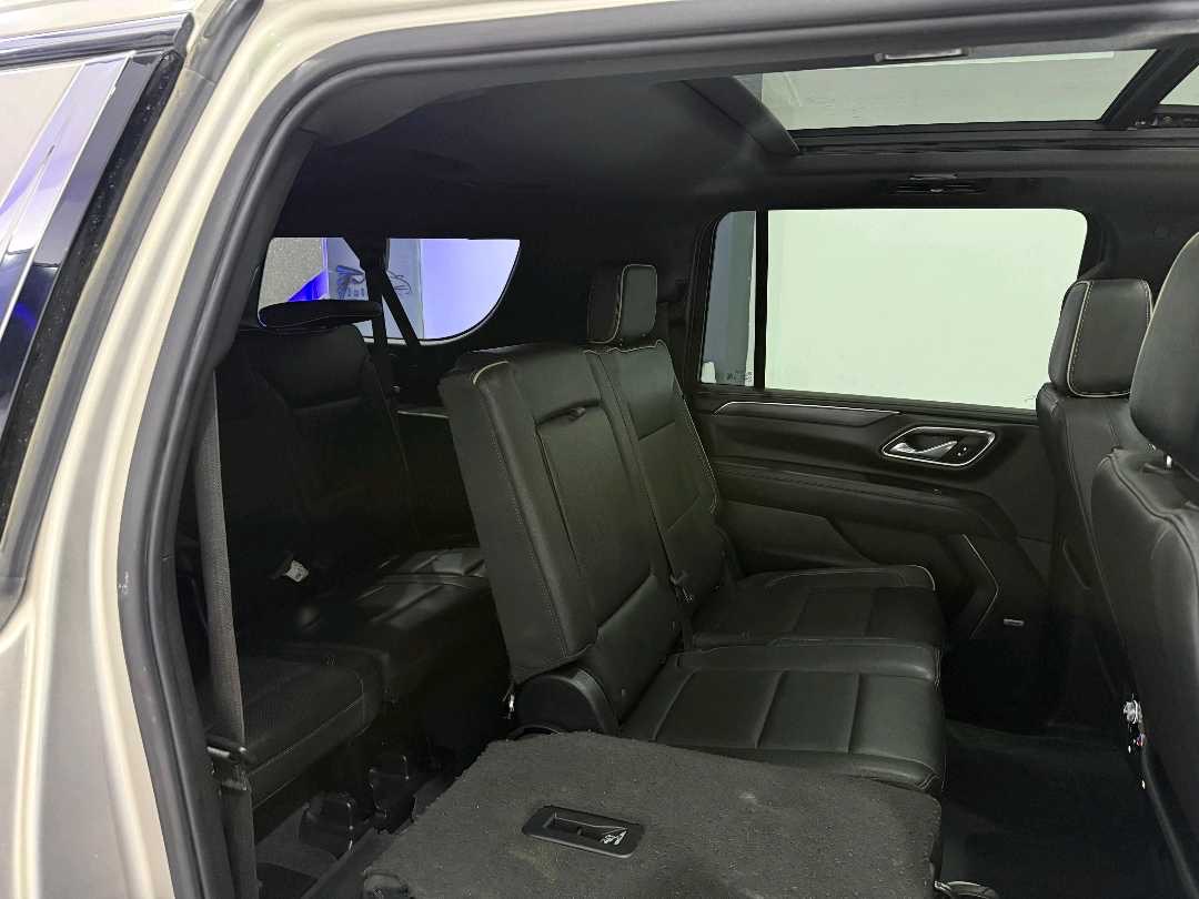2023 GMC Yukon SLE thumbnail 5