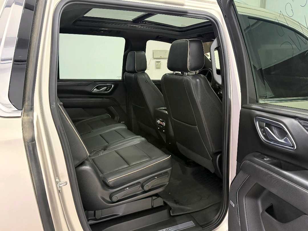 2023 GMC Yukon SLE thumbnail 6