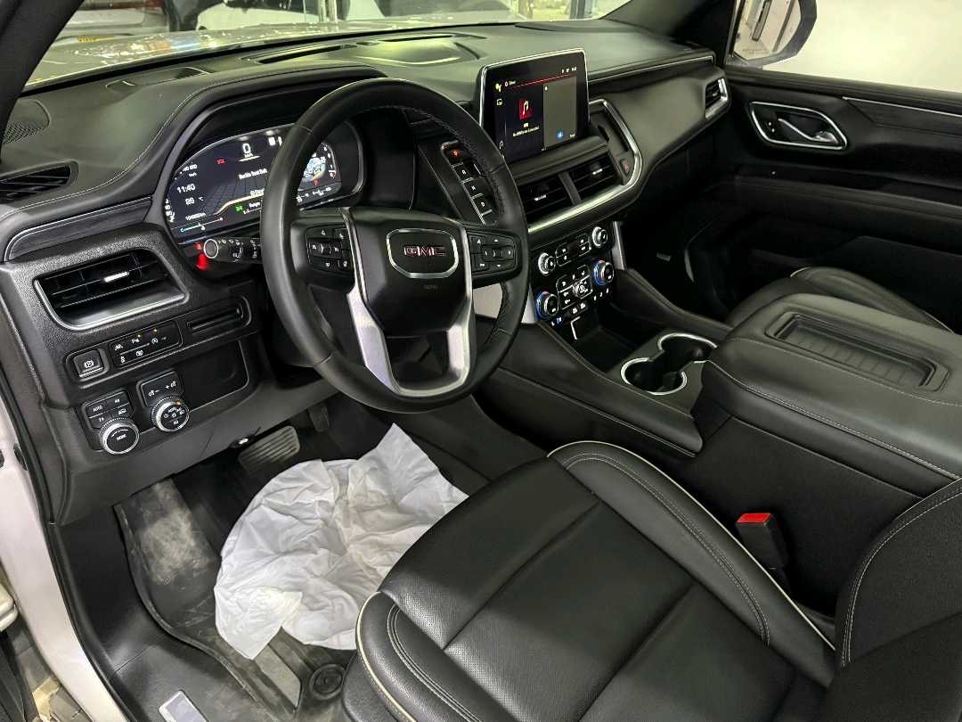 2023 GMC Yukon SLE thumbnail 9