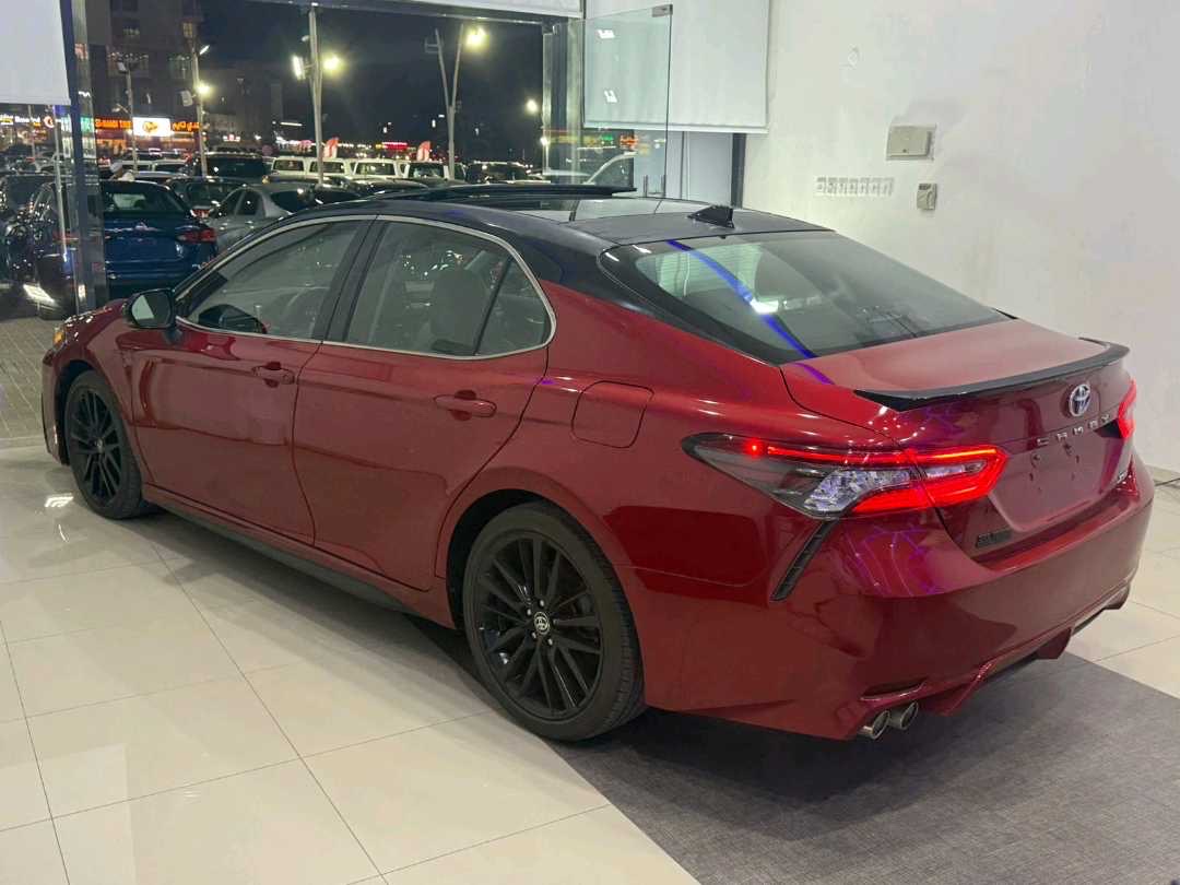 2021 Toyota Camry XSE thumbnail 2