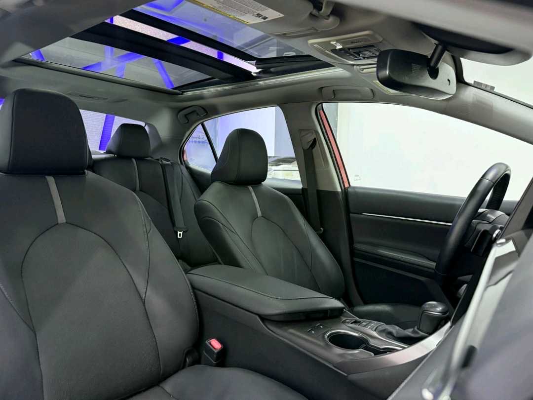 2021 Toyota Camry XSE thumbnail 5