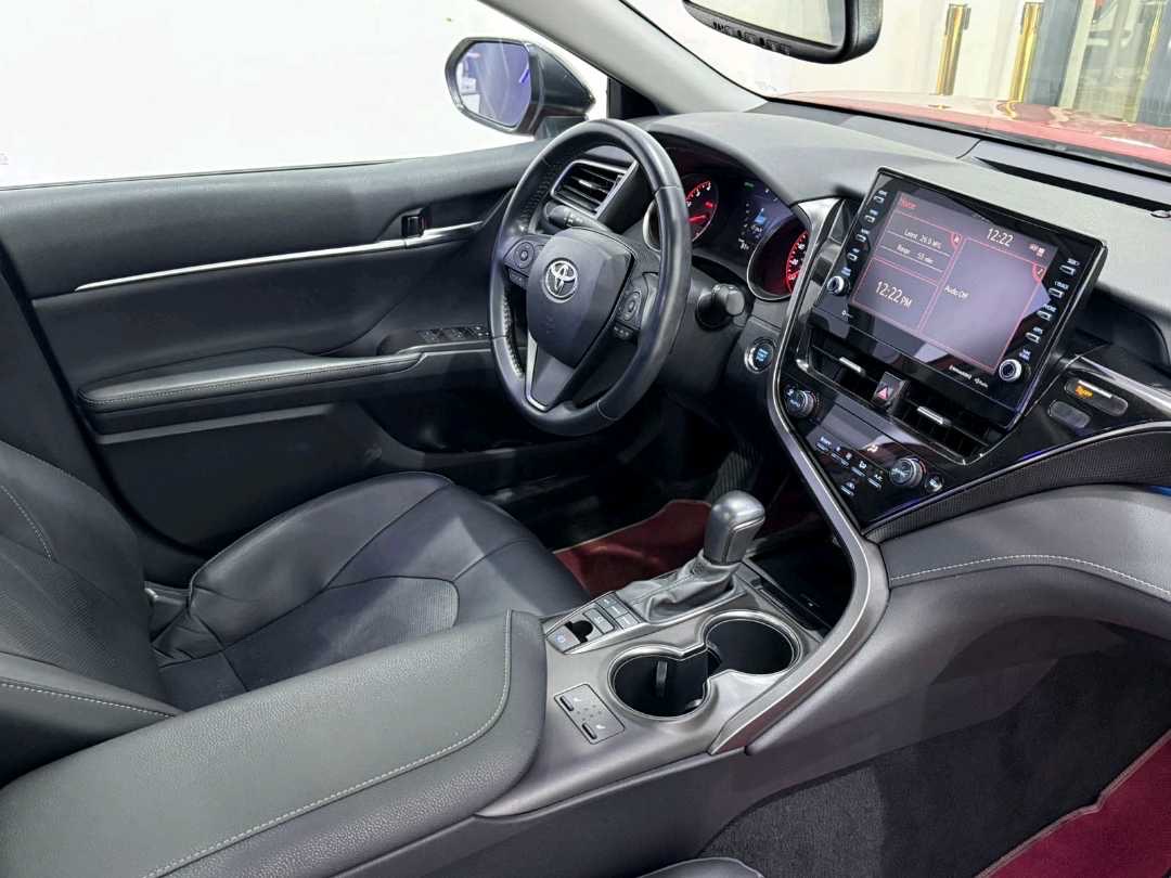 2021 Toyota Camry XSE thumbnail 6