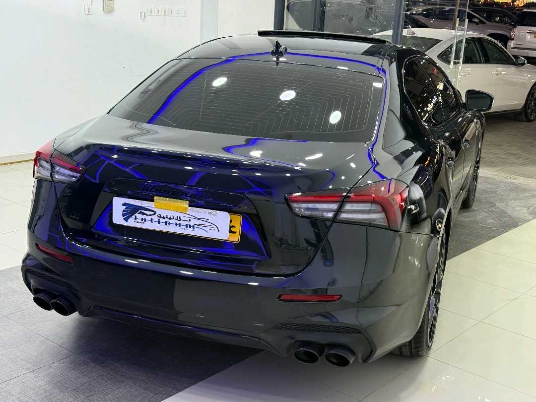 2022 Maserati Ghibli Base thumbnail 4