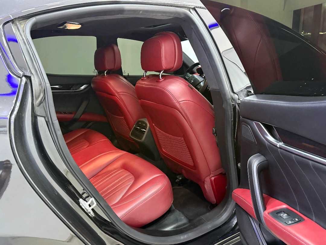 2022 Maserati Ghibli Base thumbnail 5