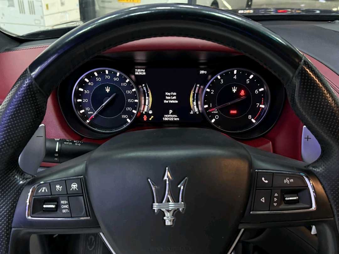 2022 Maserati Ghibli Base thumbnail 10