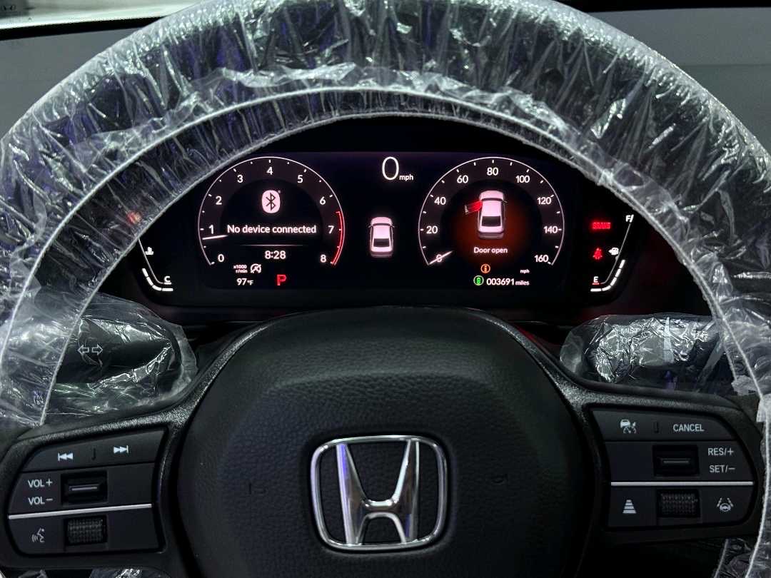 2025 Honda Accord EX-L Hybrid thumbnail 9