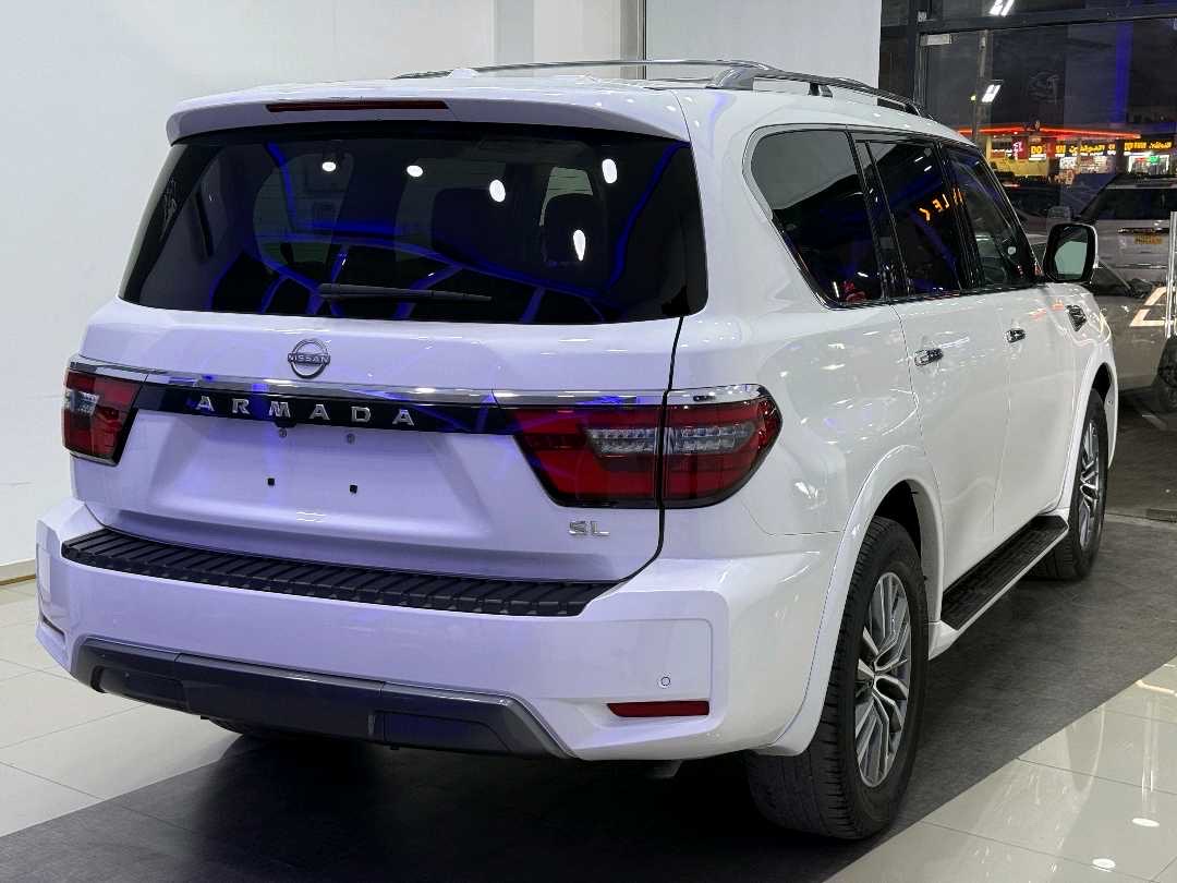 2023 Nissan Armada SL thumbnail 4