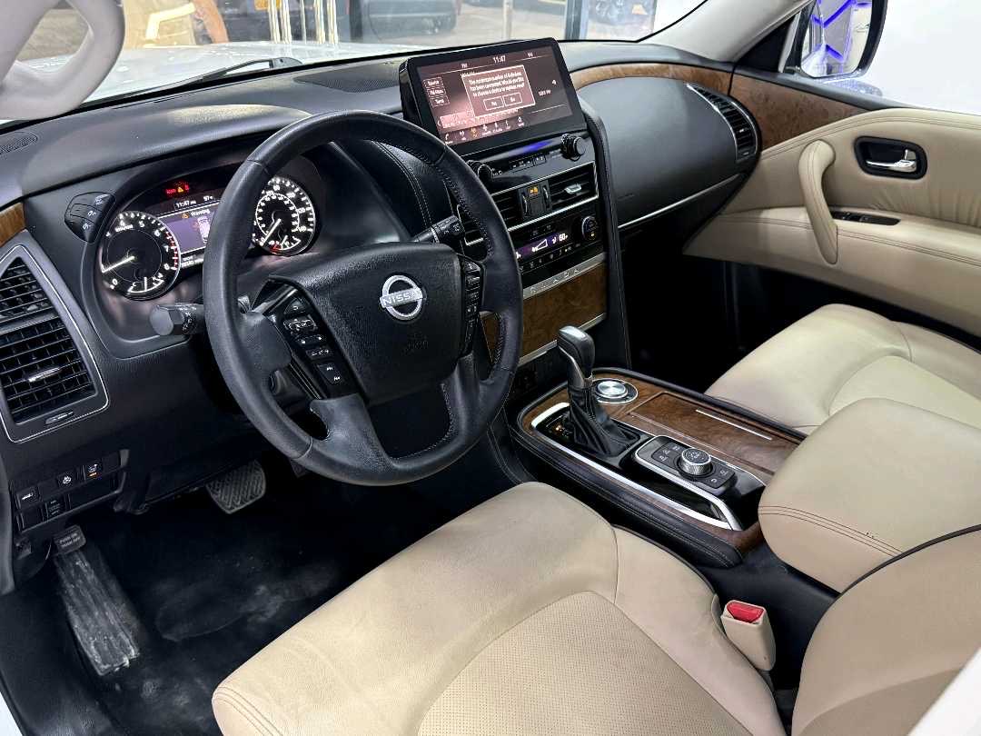 2023 Nissan Armada SL thumbnail 8