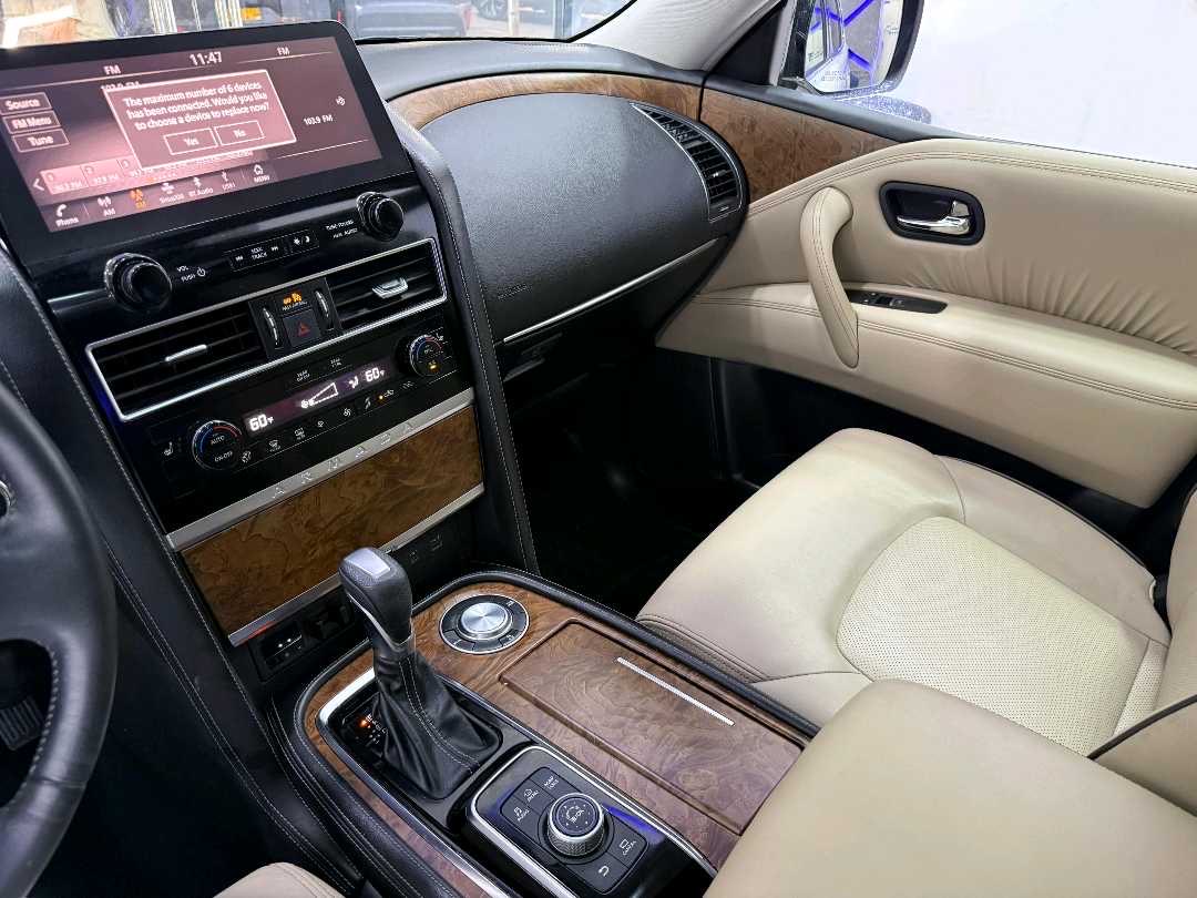 2023 Nissan Armada SL thumbnail 9