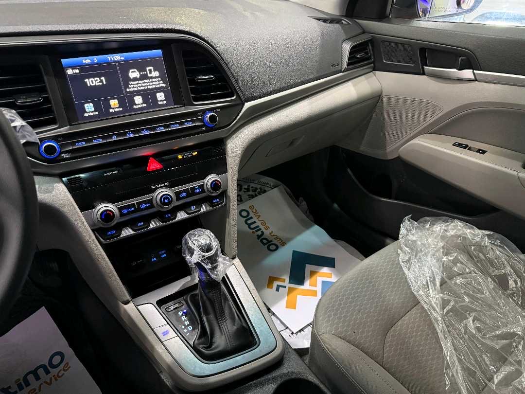 2020 Hyundai Elantra SEL Convenience thumbnail 9