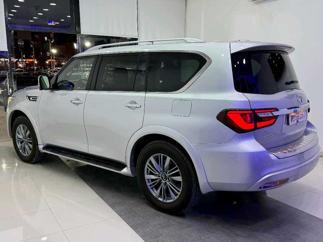 2021 Infiniti QX80 Luxe thumbnail 3